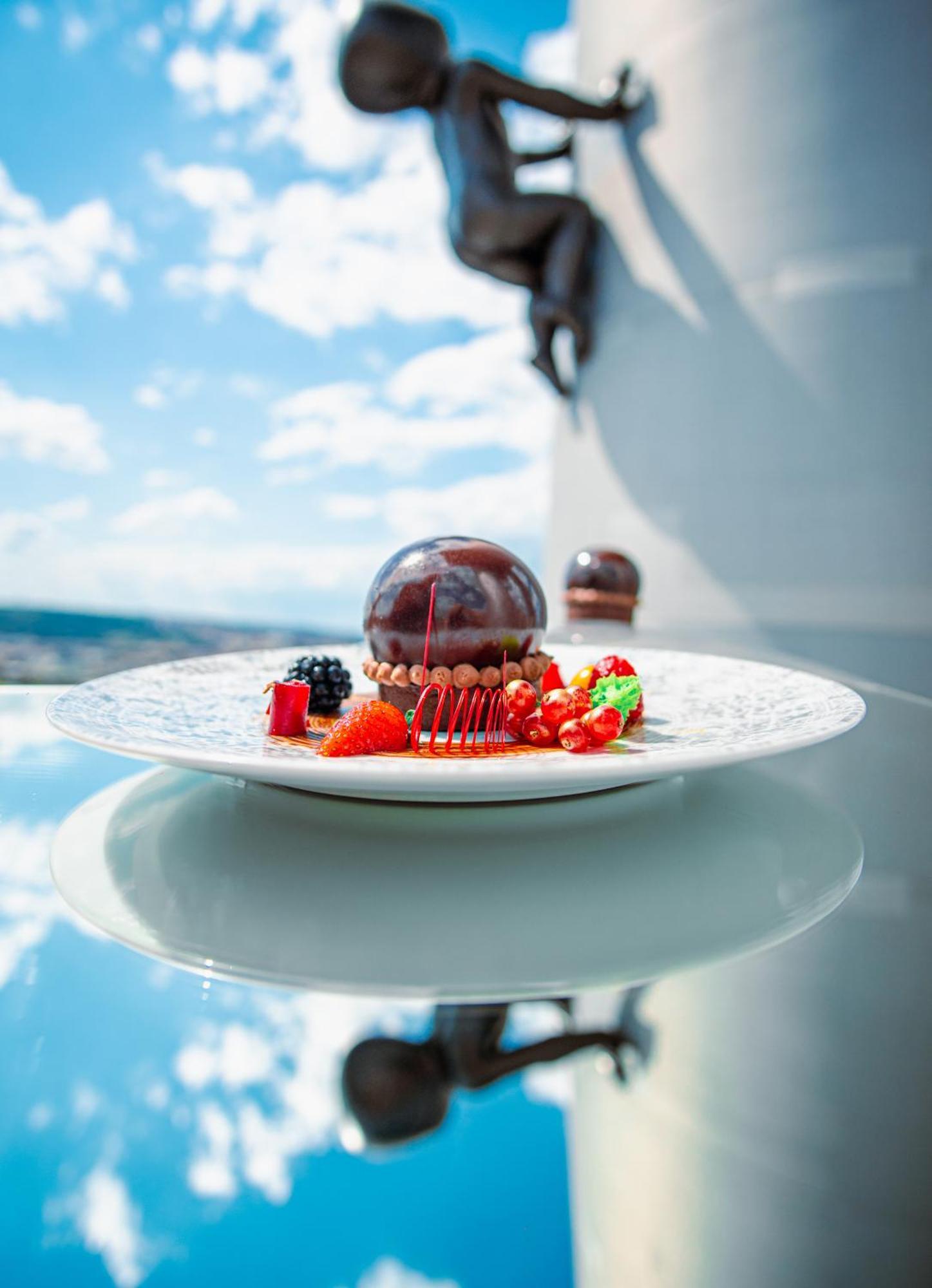 Sky Suite Hotel Praag Buitenkant foto