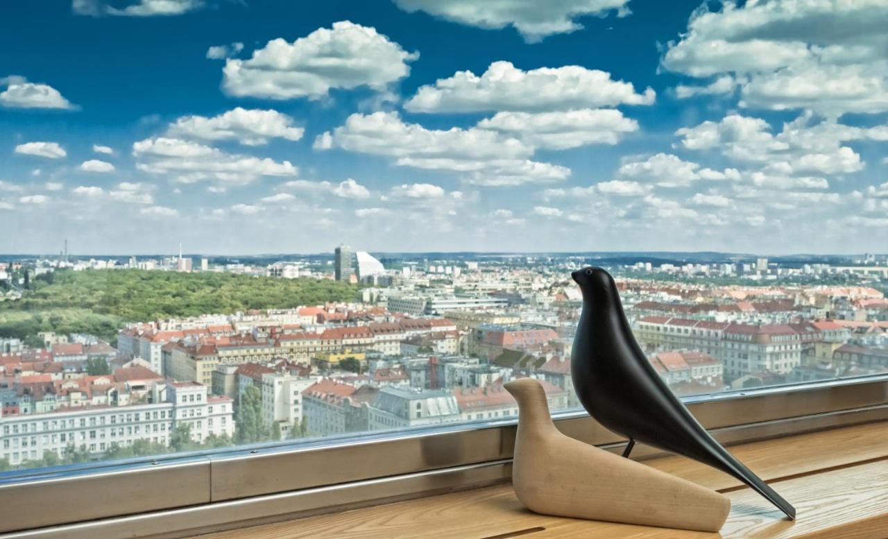 Sky Suite Hotel Praag Buitenkant foto