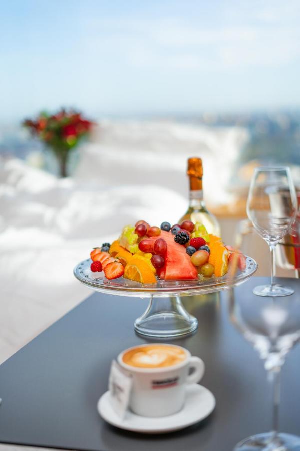 Sky Suite Hotel Praag Buitenkant foto